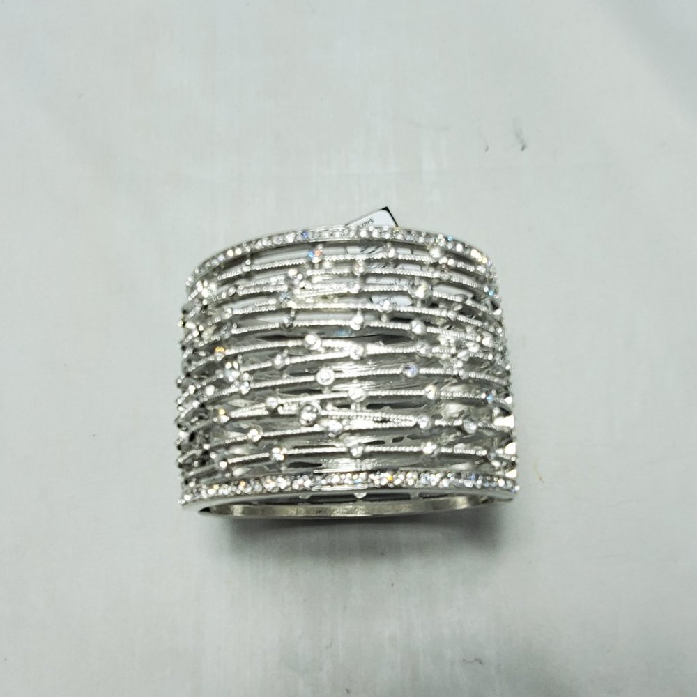 Cache rhinestone silver hinged metal bangle bracelet - Picture 6 of 9